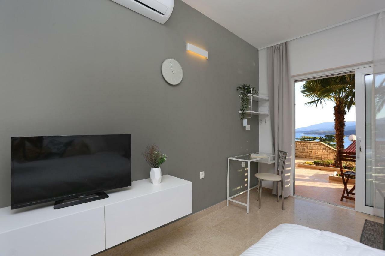 Studio Apartment Close To The Sea 라벡 외부 사진